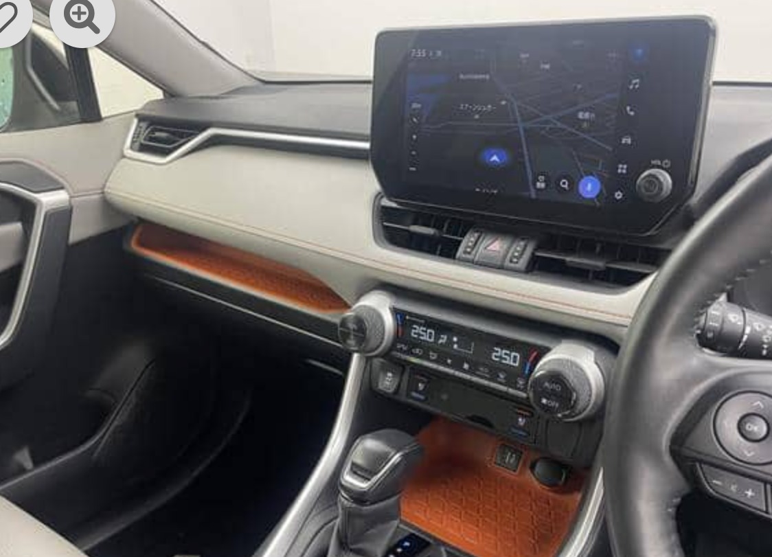 Vehicle photo 9